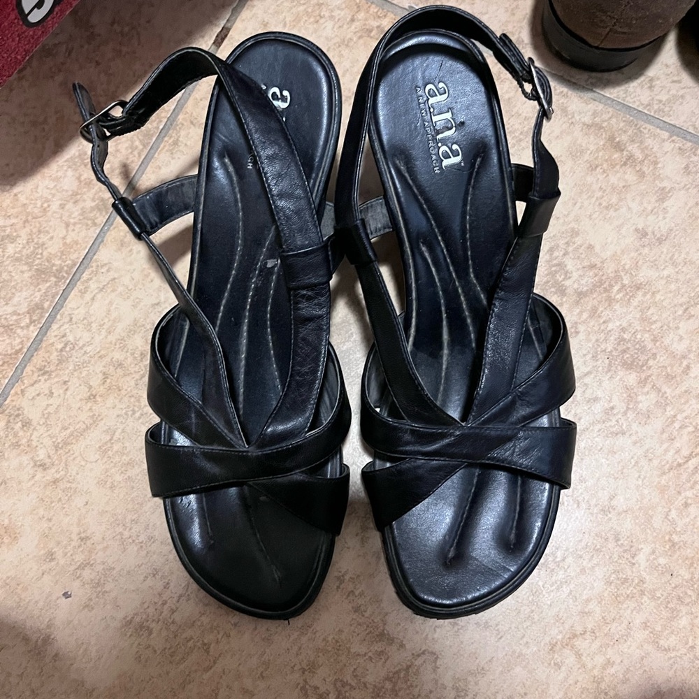 Y2K kitten wedge